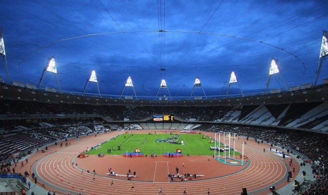 排列5_法甲赛场再现争议判罚 埃基蒂克关键助攻涉手球疑云 VAR介入核查维持原判