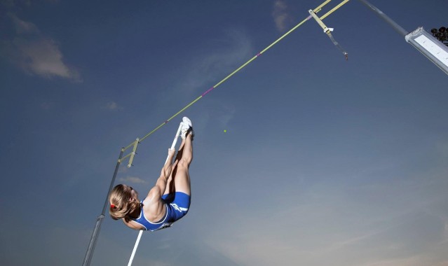 排列5开奖结果：苏宁中卫危机深度解析，奥帅如何抉择换人或换阵？