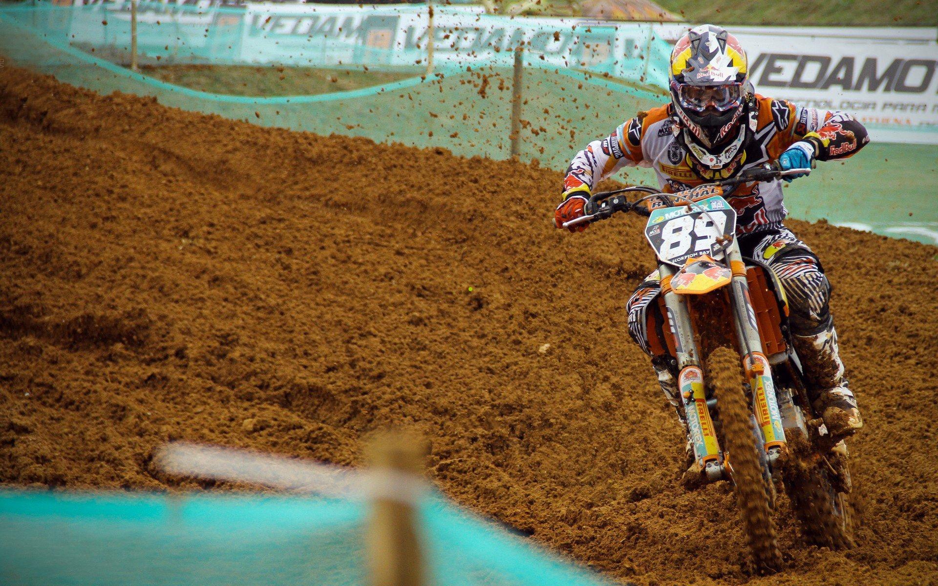 多特蒙德客场对阵汉堡，吉拉西主导攻击线，丘库埃梅卡与埃姆雷-詹携手登场